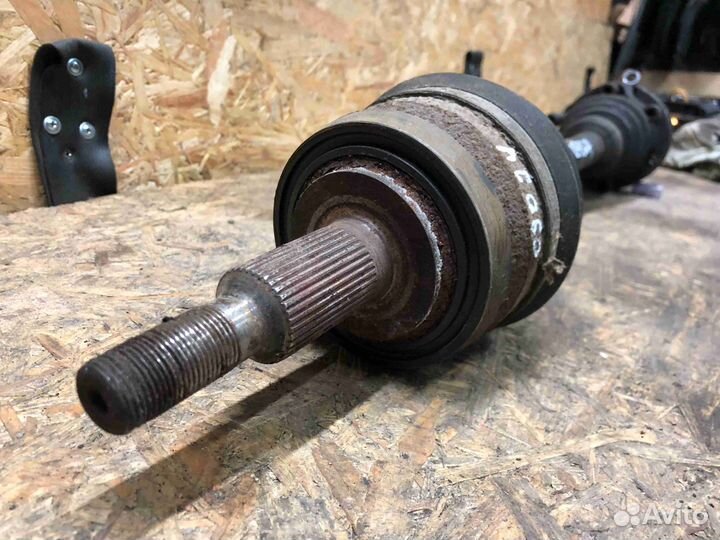 Полуось передняя левая (приводной вал, шрус) Volks