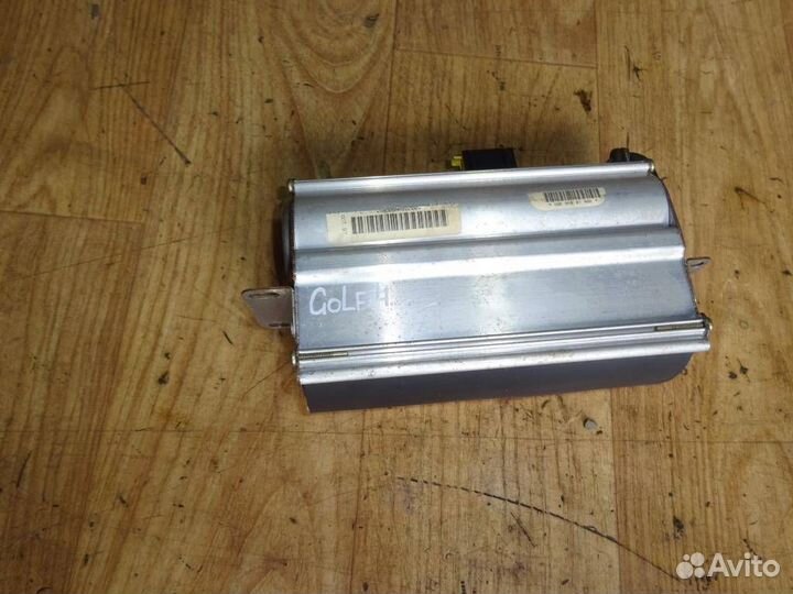 Подушка безопасности пассажирская (в торпедо) Vol