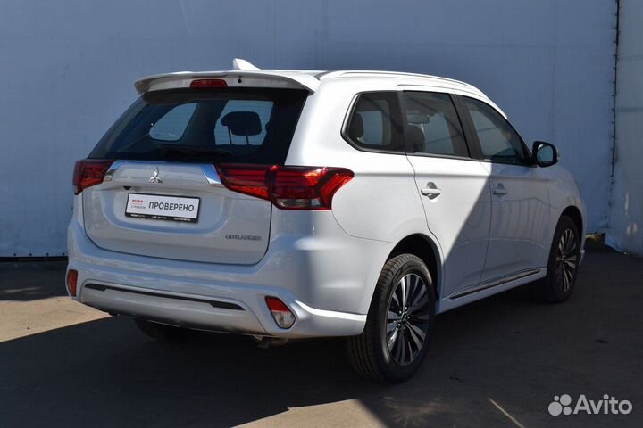 Mitsubishi Outlander 2.0 CVT, 2022