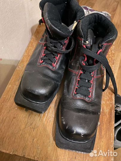 Лыжные ботинки