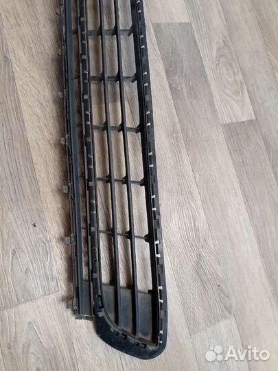 Решетка бампера Volkswagen Golf 7 2013 передняя