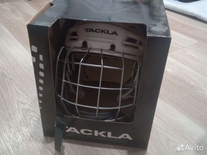 Хоккейный шлем