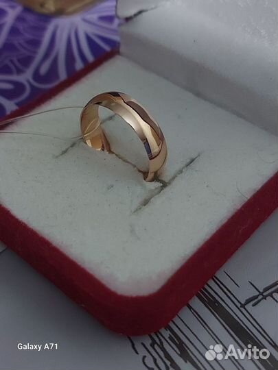 Новое золотое кольцо 585 пробы, р.17.5, вес 3,21гр