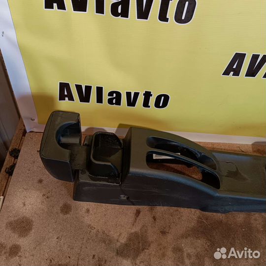 Центральная консоль пола Nissan Note E11