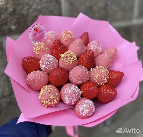 Клубника в шоколаде, сладкий подарок