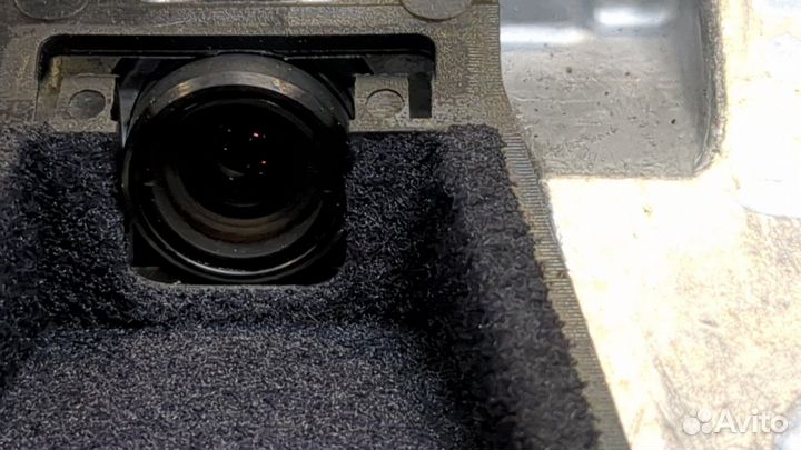 Камера переднего вида Mercedes E W212, 2010