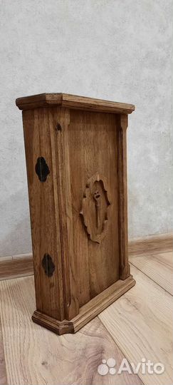 Ключница из дерева