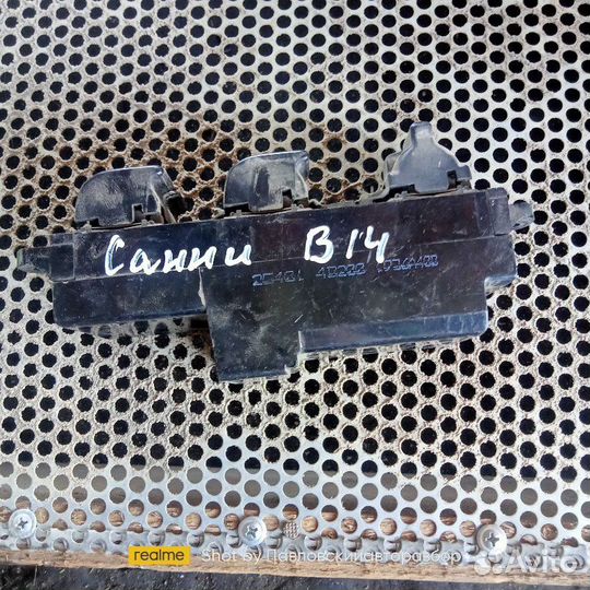 Блок управления стеклоподъемниками Nissan Sunny