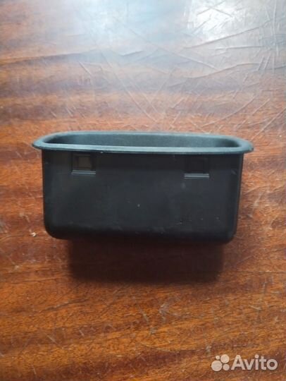 7690A001 Ручка багажника Mitsubishi Outlander XL