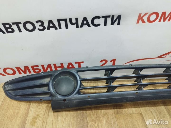 Решетка переднего бампера нижняя Лада Приора 1