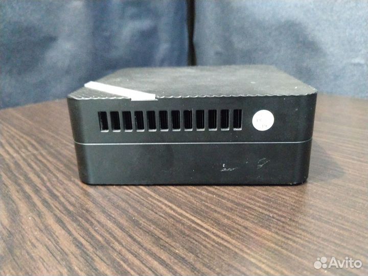 Минипк Minisforum UM560XT донор на запчасти