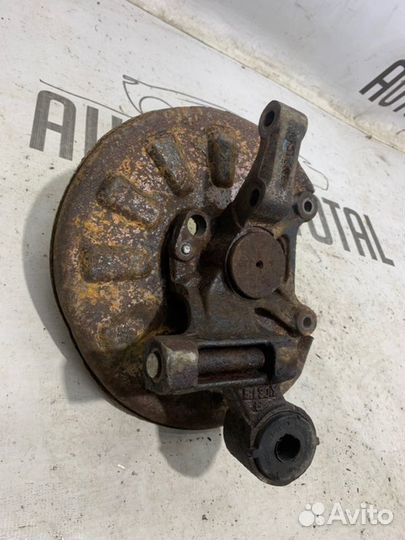 Кулак задний левый Hyundai Elantra XD G4GC 2005