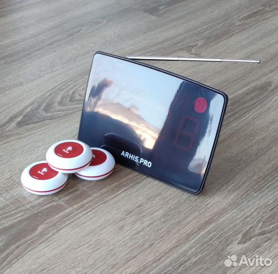 Кнпока вызова официанта и табло отображения вызова