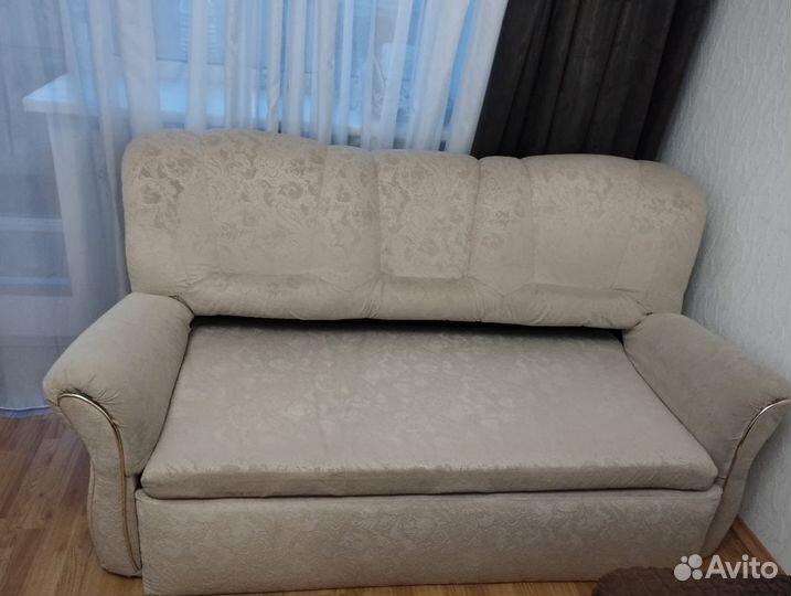 Диван для зала