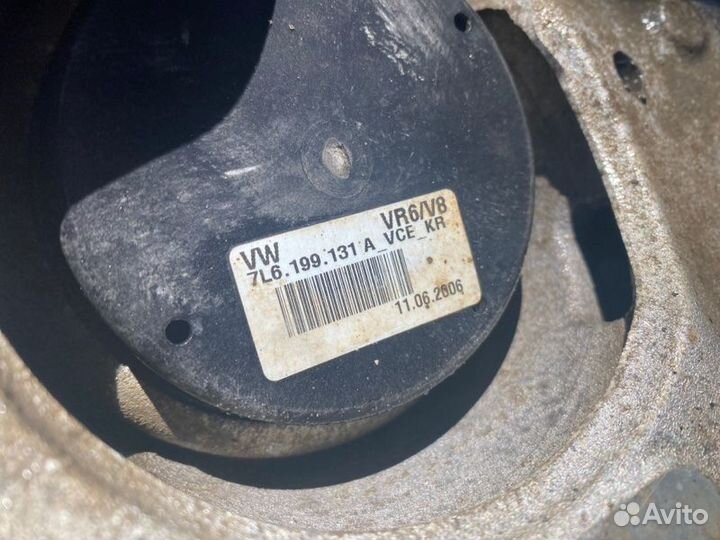 Опора двигателя Volkswagen Touareg 1 2007-2009