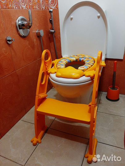 Детское сиденье для унитаза со ступенькой
