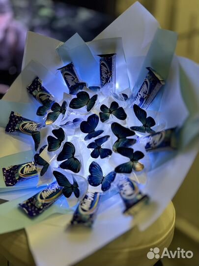 Светящийся букет из бабочек
