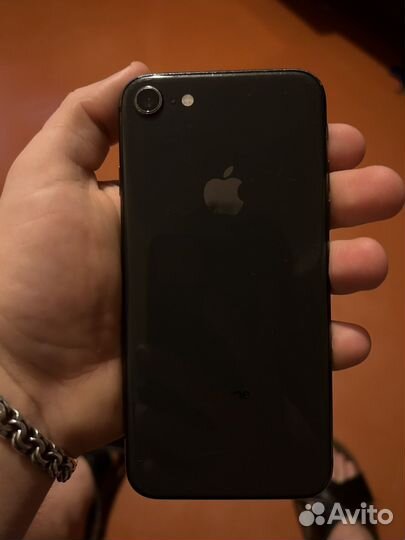 iPhone 8, 64 ГБ
