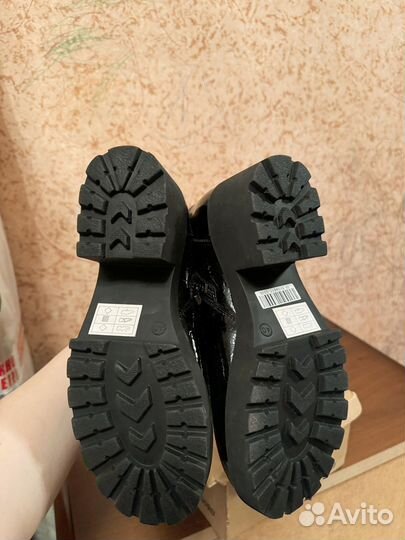 Ботильоны лаковые