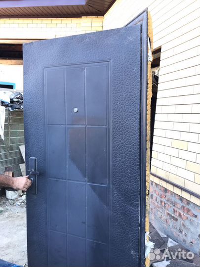Дверь входная металлическая уличная