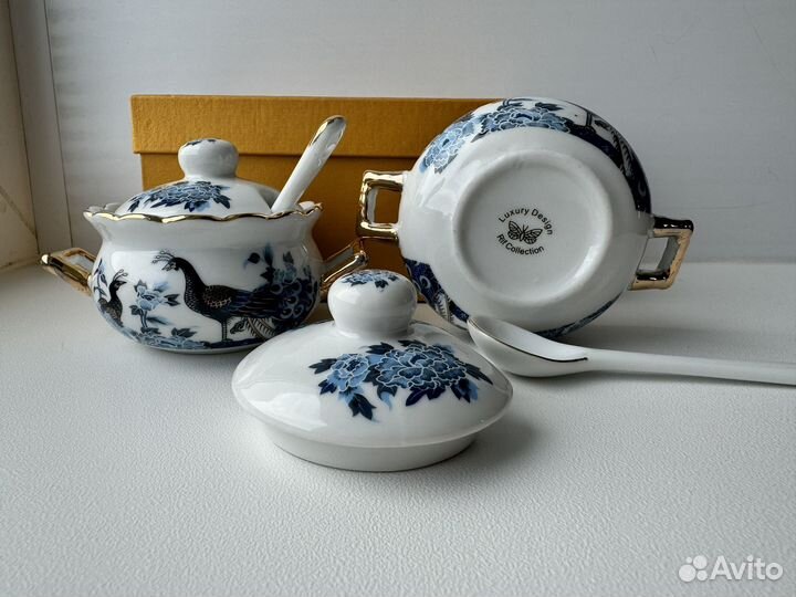 Фарфоровые соусницы с ложечкой, новые в коробке