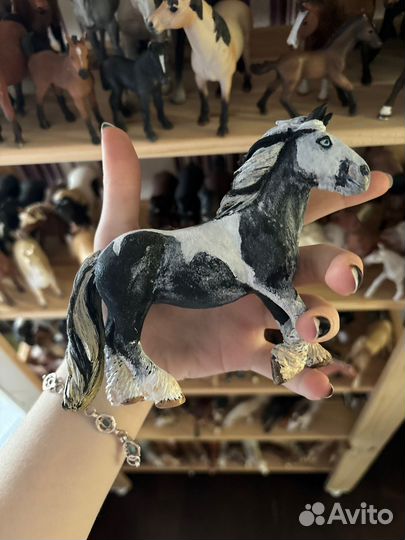 Продаю фигурки лошадей schleich collecta