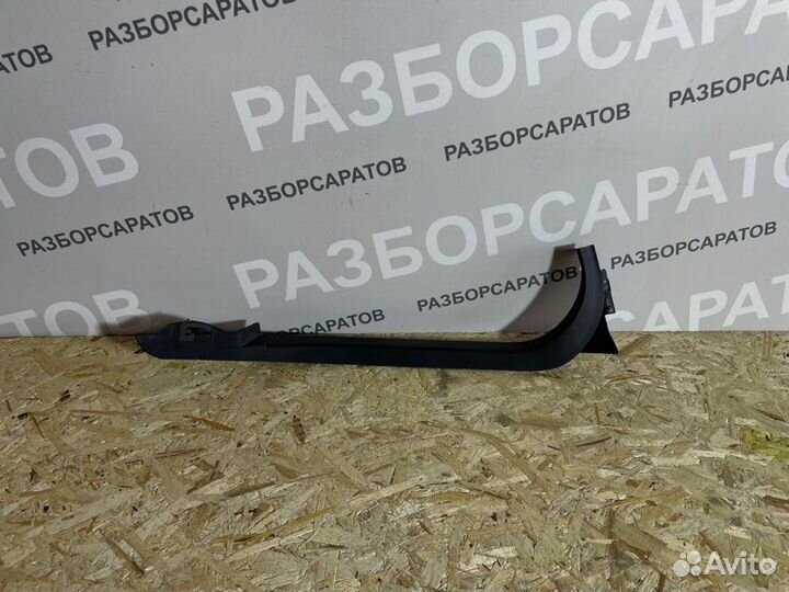 Накладка двери передняя правая Ford Focus Iii