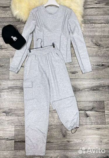 Спортивный женский костюм 42/46