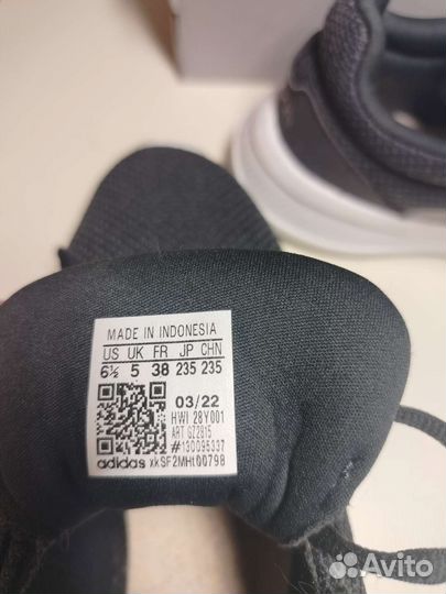 Кроссовки adidas оригинал размер 38