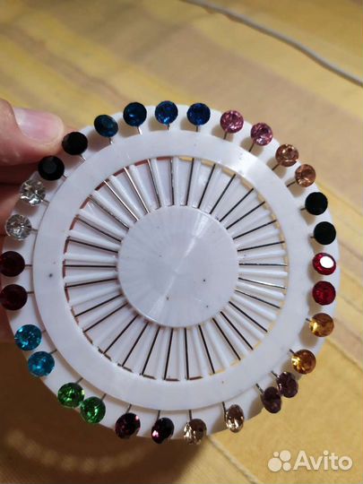 Булавки со стразами декоративные