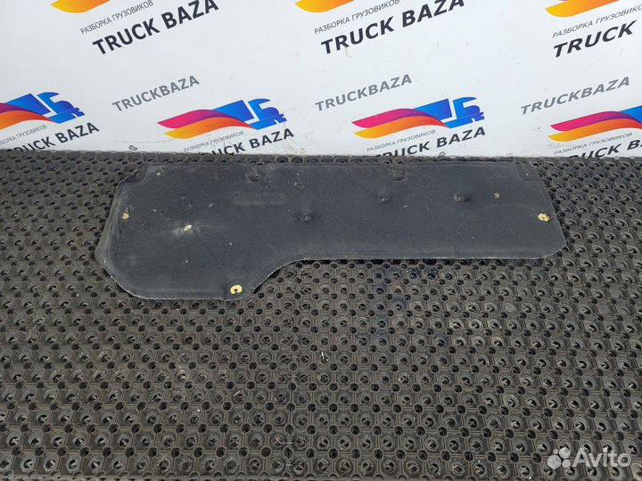 81192200802 Шумоизоляция двигателя правая