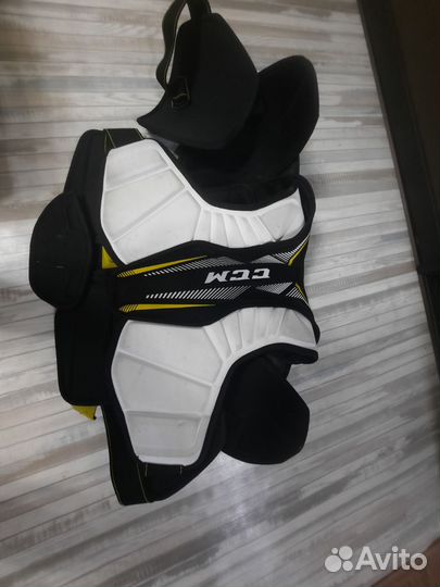 Нагрудник хоккейный