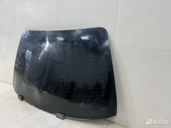 Стекло заднее Nissan Cedric Y34 1999-2004