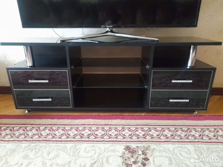 Тумба под телевизор