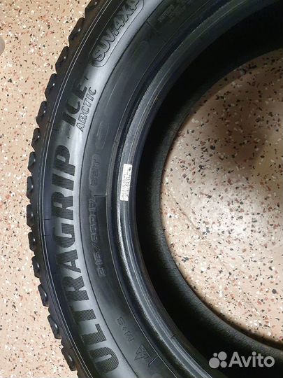 Goodyear UltraGrip Ice Arctic SUV 215/65 R17 99T