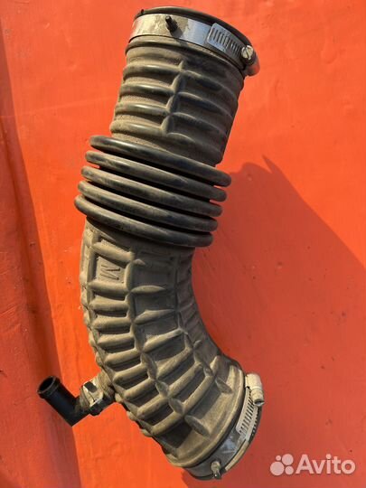 Патрубок воздушного фильтра infiniti FX50 левый