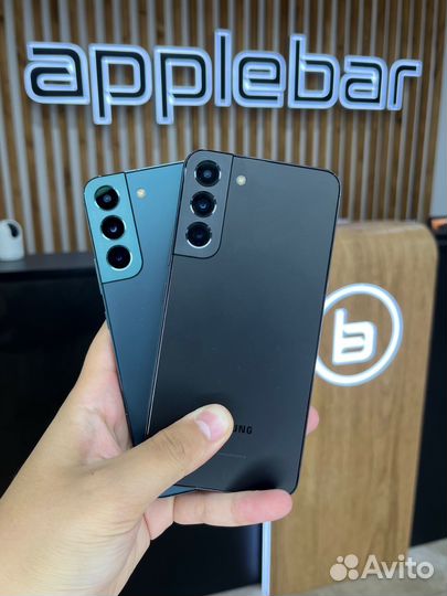 Samsung Galaxy S22, 8/256 ГБ