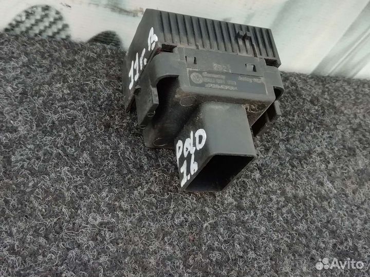 Кнопка регулировки света фар Volkswagen Polo Sedan