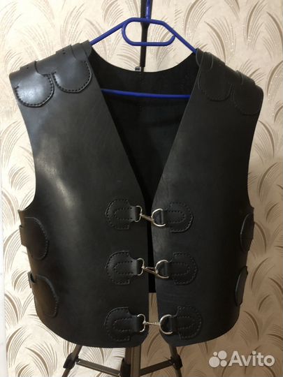Байкрский жилет из кожи