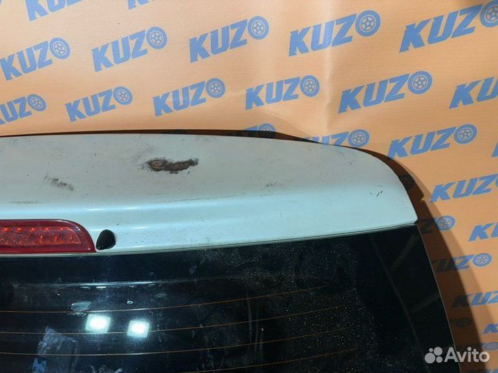Крышка багажника задняя Kia Carnival 2008
