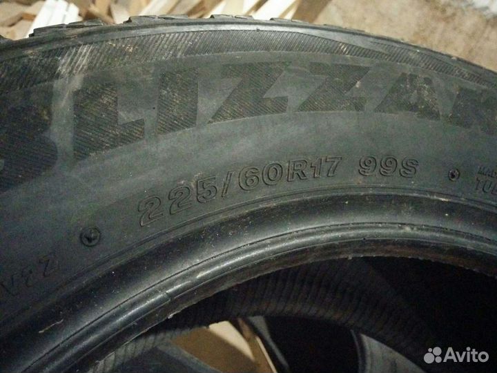 Bridgestone Blizzak DM-V2 225/60 R17