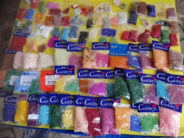 Бусины для рукоделия много