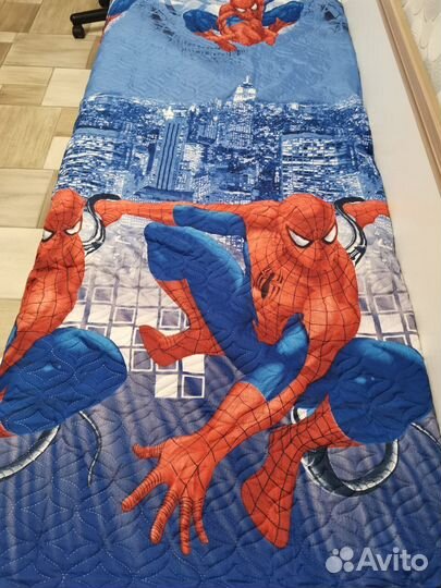 Пледы и покрывало