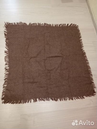 Шерстяной платок-шаль