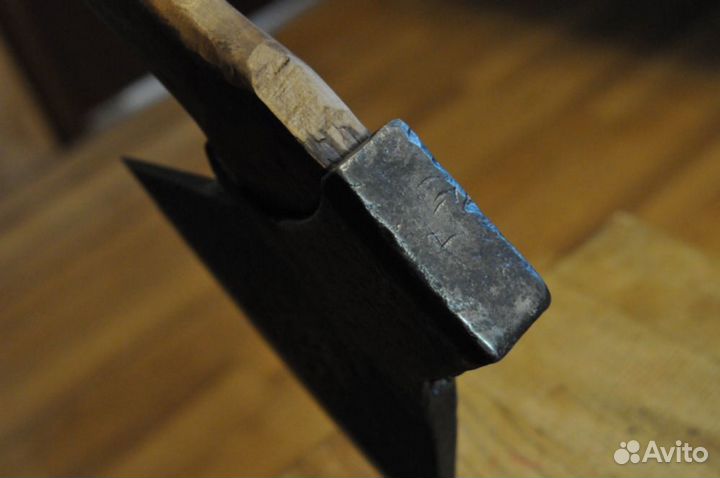 Старинный кованый валочный топор люк царский