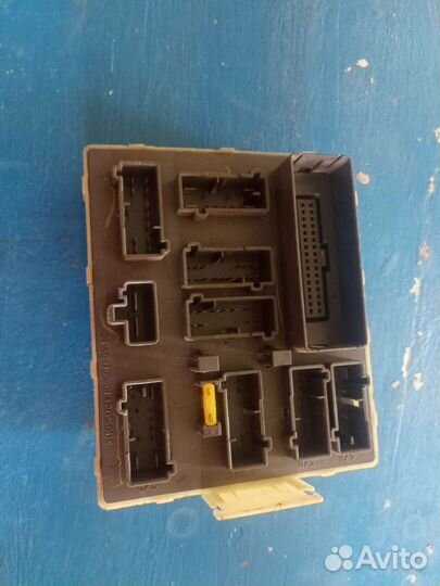 Блок предохранителей Ford focus 1 split port