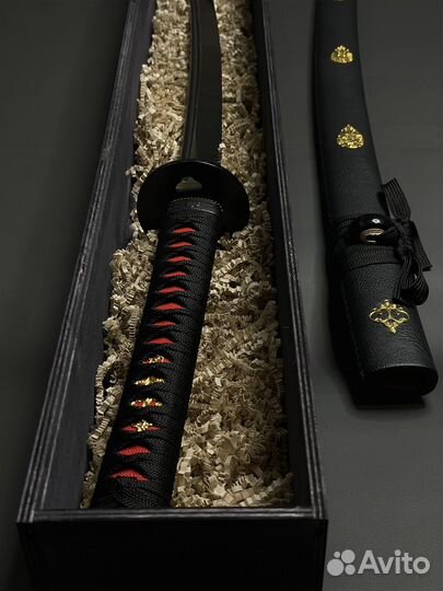 Реалистичная катана Crimson Tear в кейсе (новая)