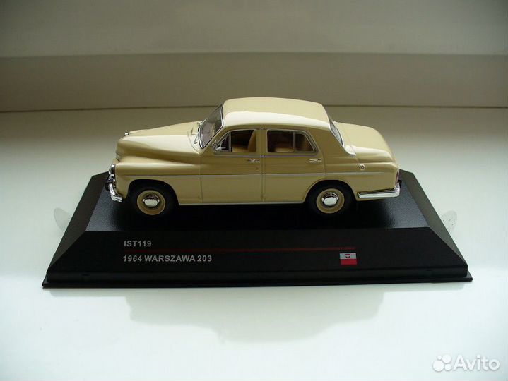 IST и IXO: модели автомобилей (масштаб 1:43)