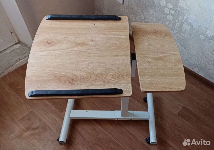 Столик под ноутбук