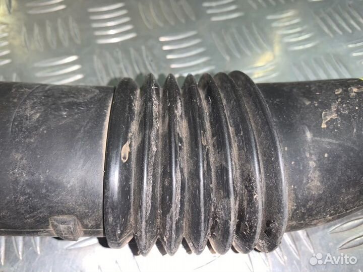 Патрубок воздушного фильтра Fiat Albea седан 1.4